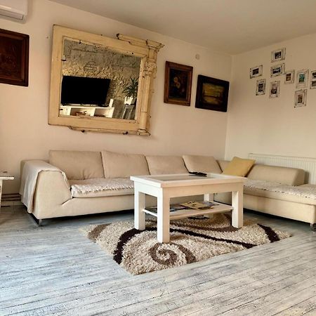 Mala Oaza Appartement Čačak Buitenkant foto