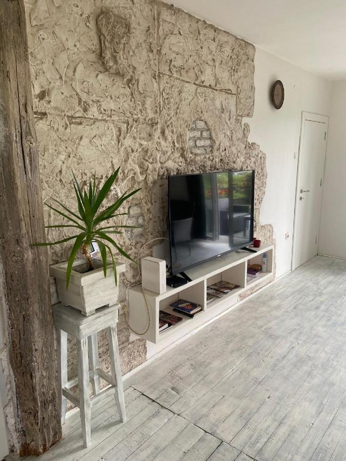 Mala Oaza Appartement Čačak Buitenkant foto