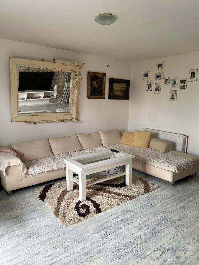 Mala Oaza Appartement Čačak Buitenkant foto