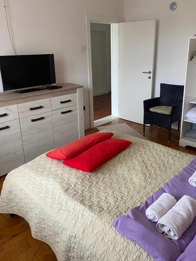 Mala Oaza Appartement Čačak Buitenkant foto