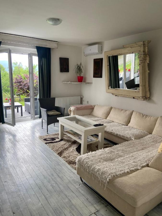 Mala Oaza Appartement Čačak Buitenkant foto