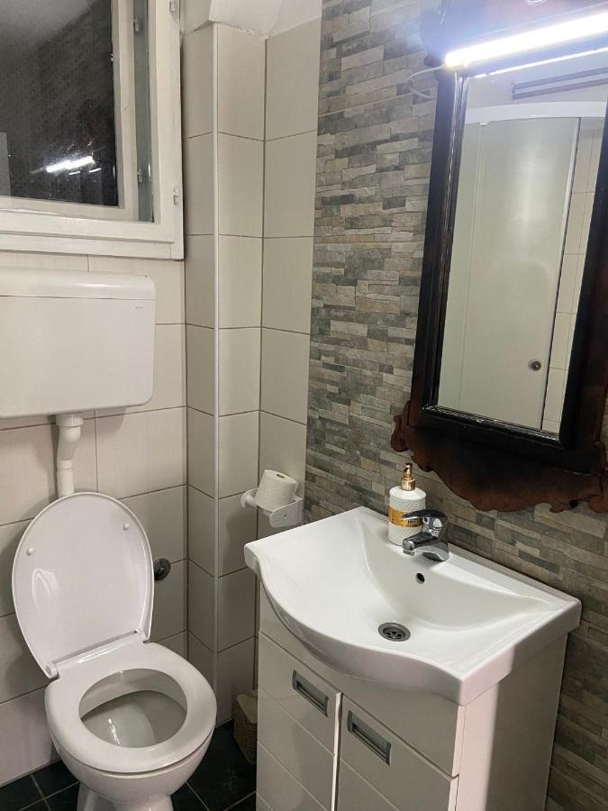 Mala Oaza Appartement Čačak Buitenkant foto