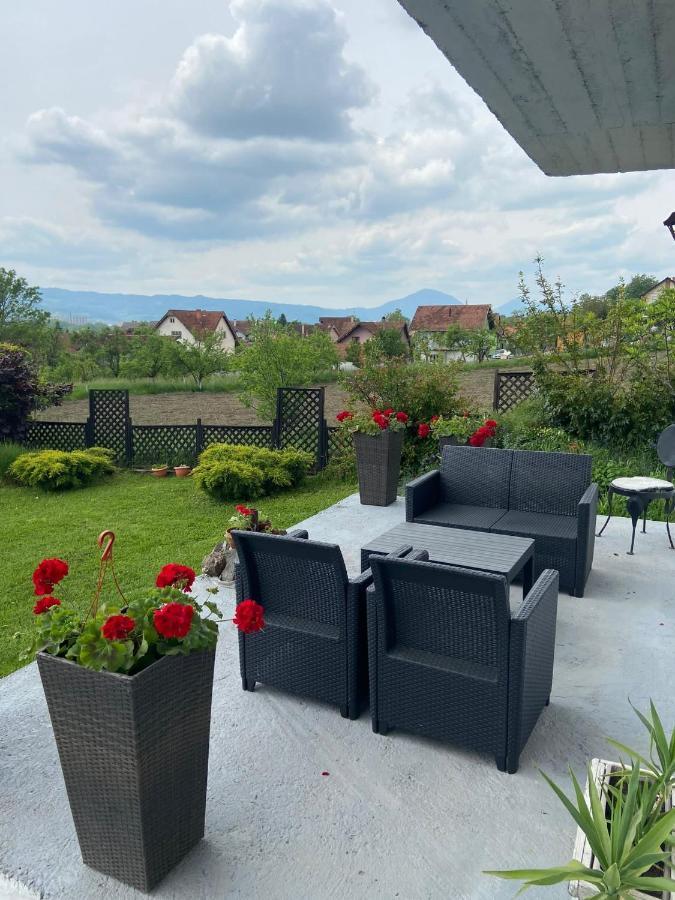 Mala Oaza Appartement Čačak Buitenkant foto