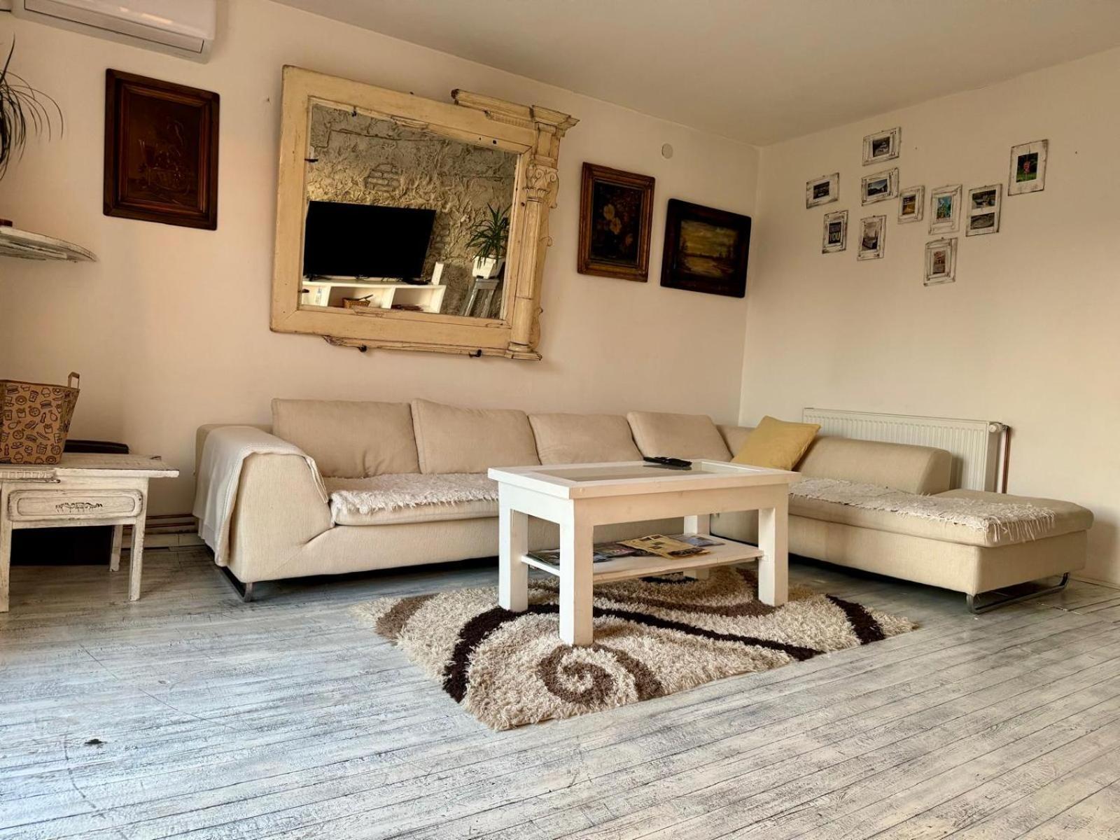 Mala Oaza Appartement Čačak Buitenkant foto